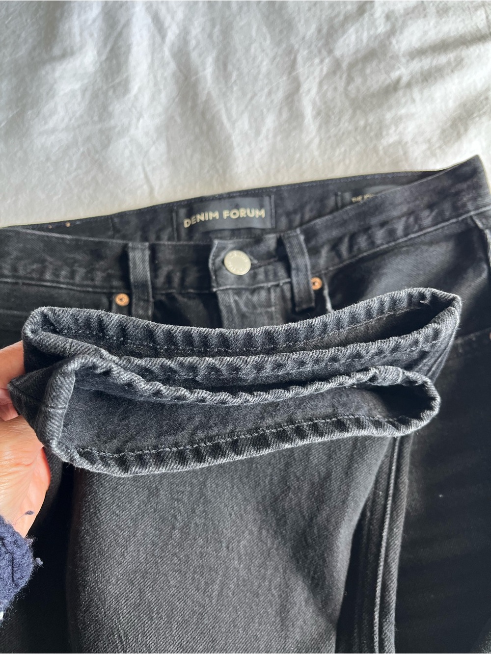 Aritzia Denim Forum The Joni High Rise Loose Black Distressed Jeans Size 24 - Picture 9 of 16
